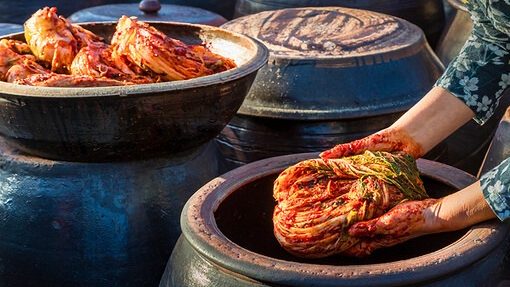 Kimchi 김치 and Onggi&nbsp;옹기